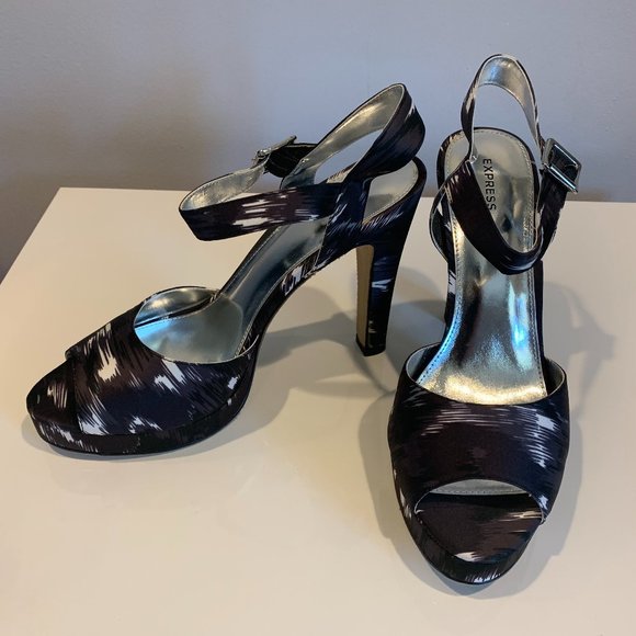 NWT Express - Black and White Peep Toe Platform Pumps, size 10 - Picture 2 of 16